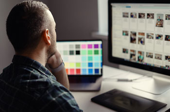 Website analysis for color contrast